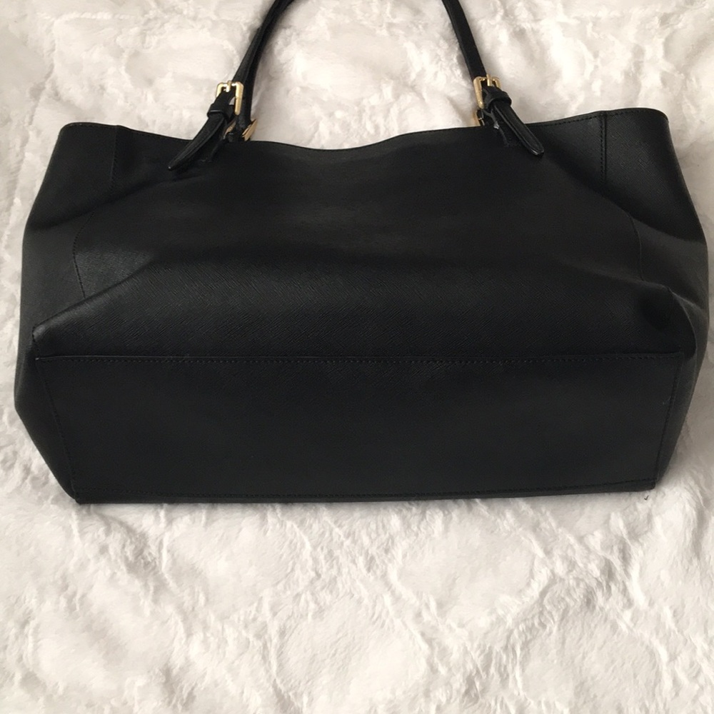 Additional pics of Tory Burch bag